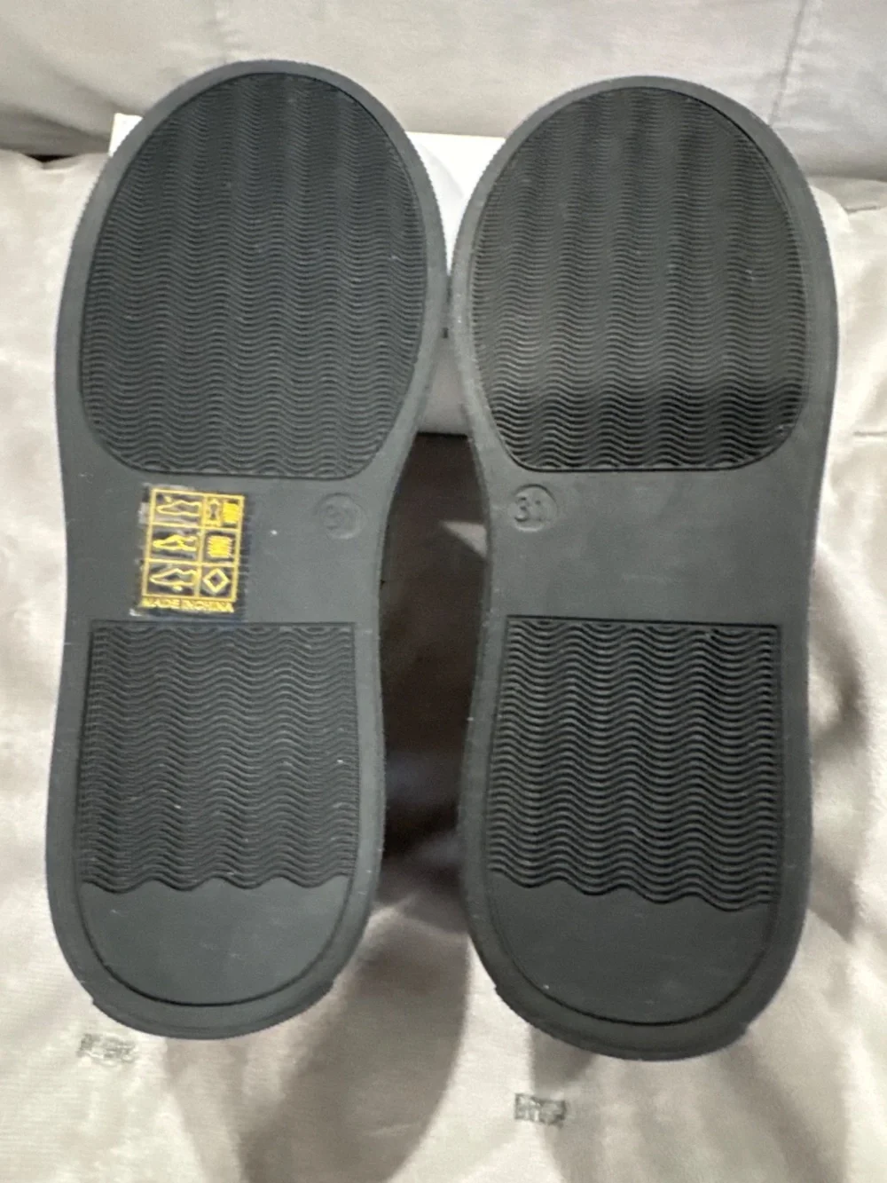 Ruby Label Black Slip-On Sneakers Textile W Leather Toe Cap Kids 31 US 13 - 13.5